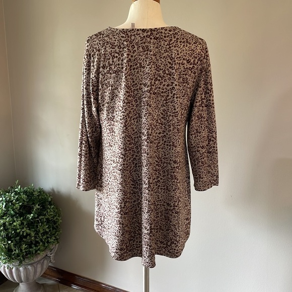 LOGO by Lori Goldstein multi color animal print knit top oversized M 3/4 sleeve - Picture 2 of 9